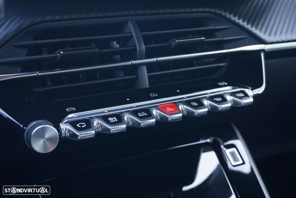 Peugeot e-2008 54 kWh Allure - 32