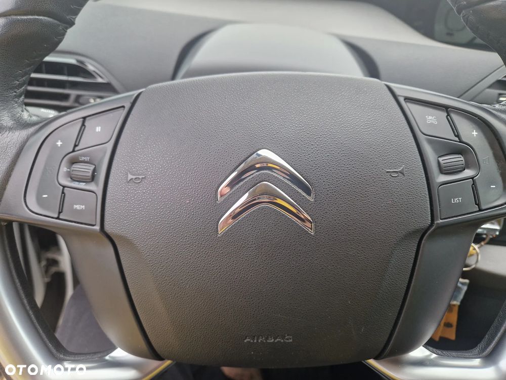Citroën C4 HDi 115 Attraction - 8