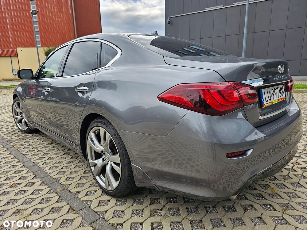 Infiniti Q70 - 5
