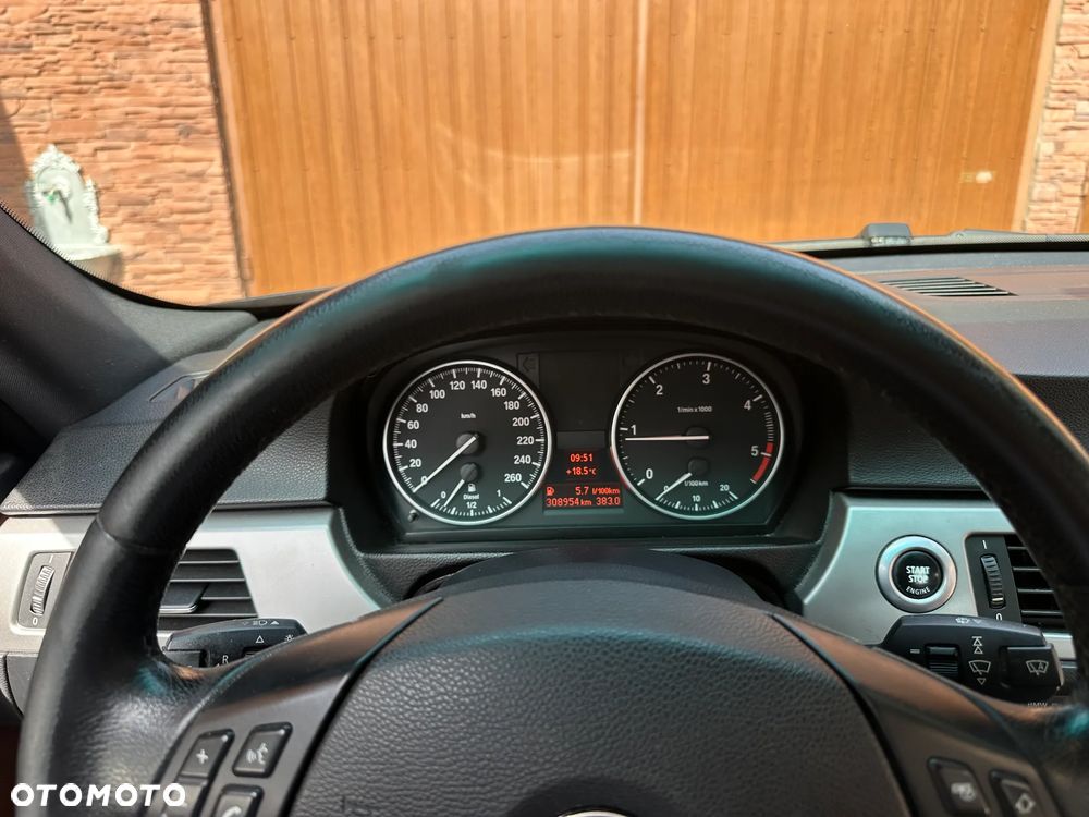 BMW Seria 3 318d - 10