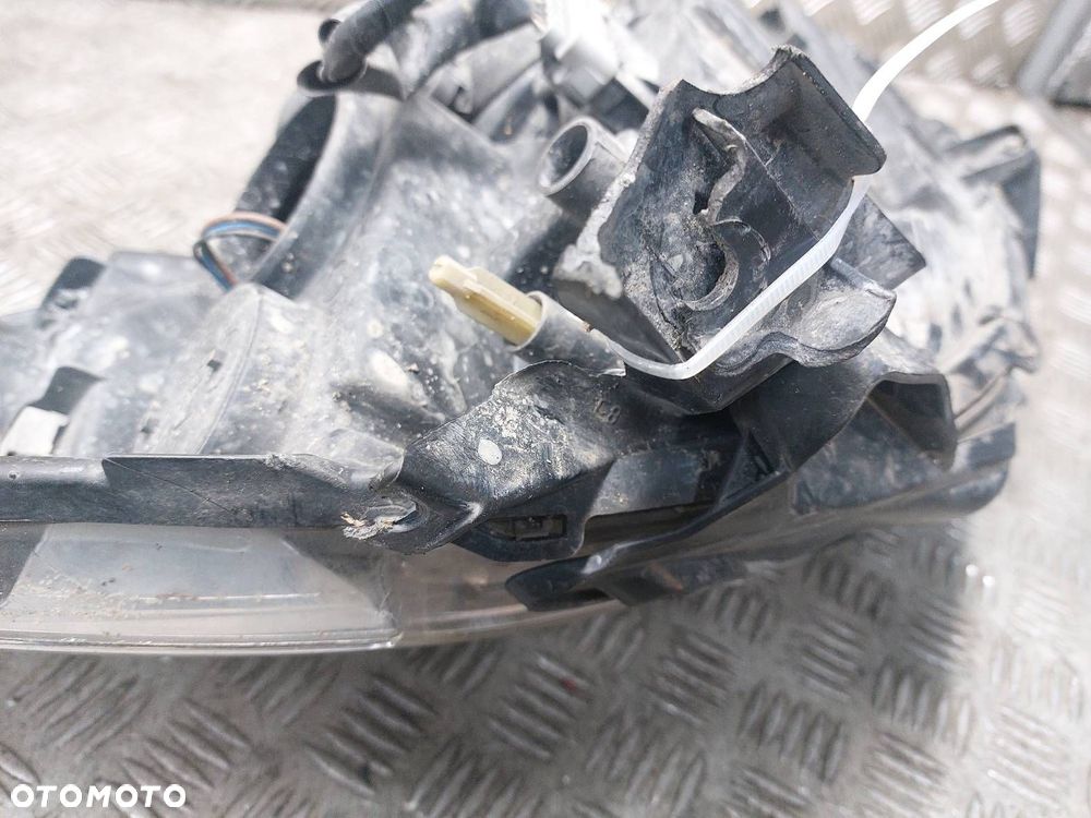 LAMPA LEWY PRZÓD + PRAWY PRZÓD RENAULT CLIO III LIFT 8200892495-B - 6