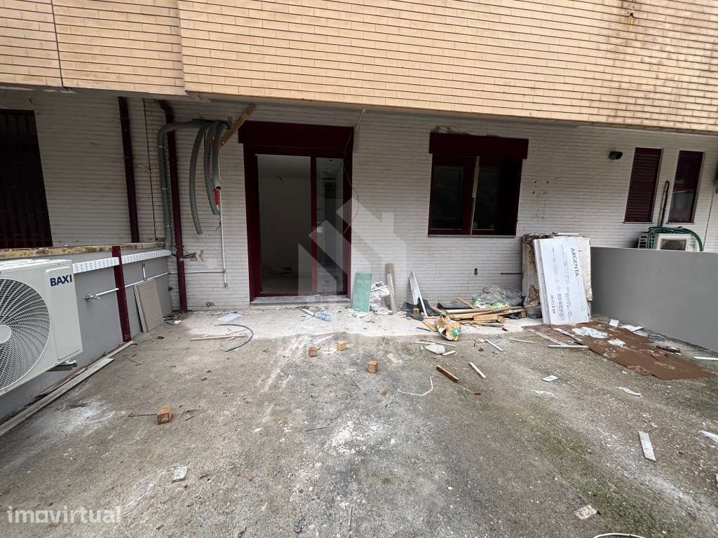 Loja Transformada em Apartamento T2 com Terraço de 20 m², em Creixo... - Grande imagem: 2/12