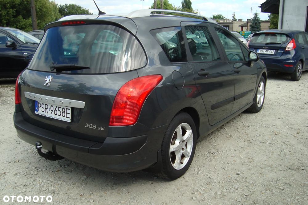 Peugeot 308 - 8