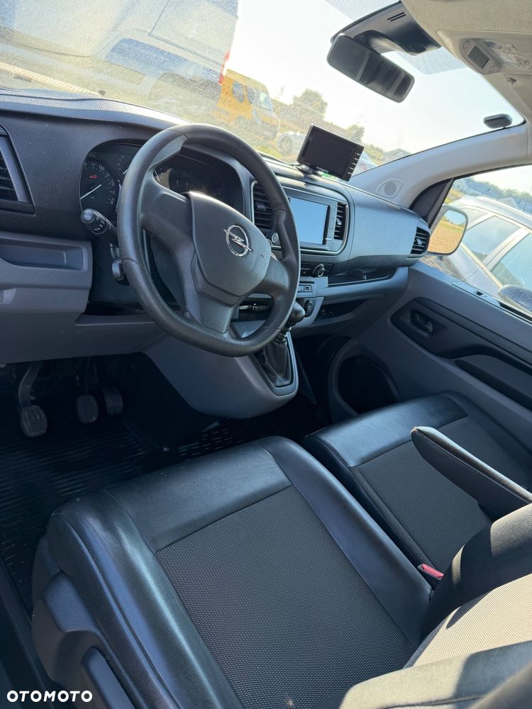 Opel Vivaro - 11