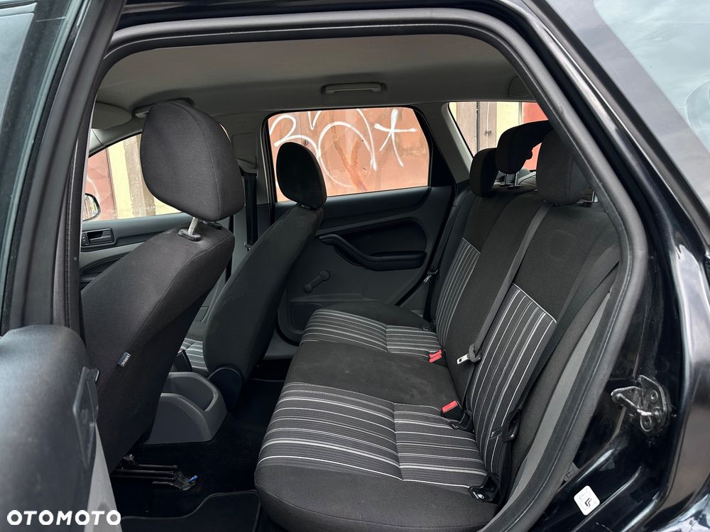 Ford Focus 1.6 Trend - 19