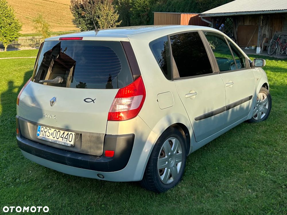 Renault Scenic 2.0 Confort Authentique - 13