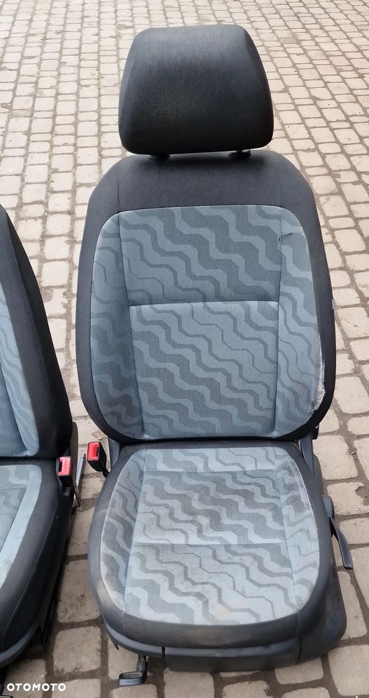FOTEL LEWY PRZÓD SKODA FABIA II - 1