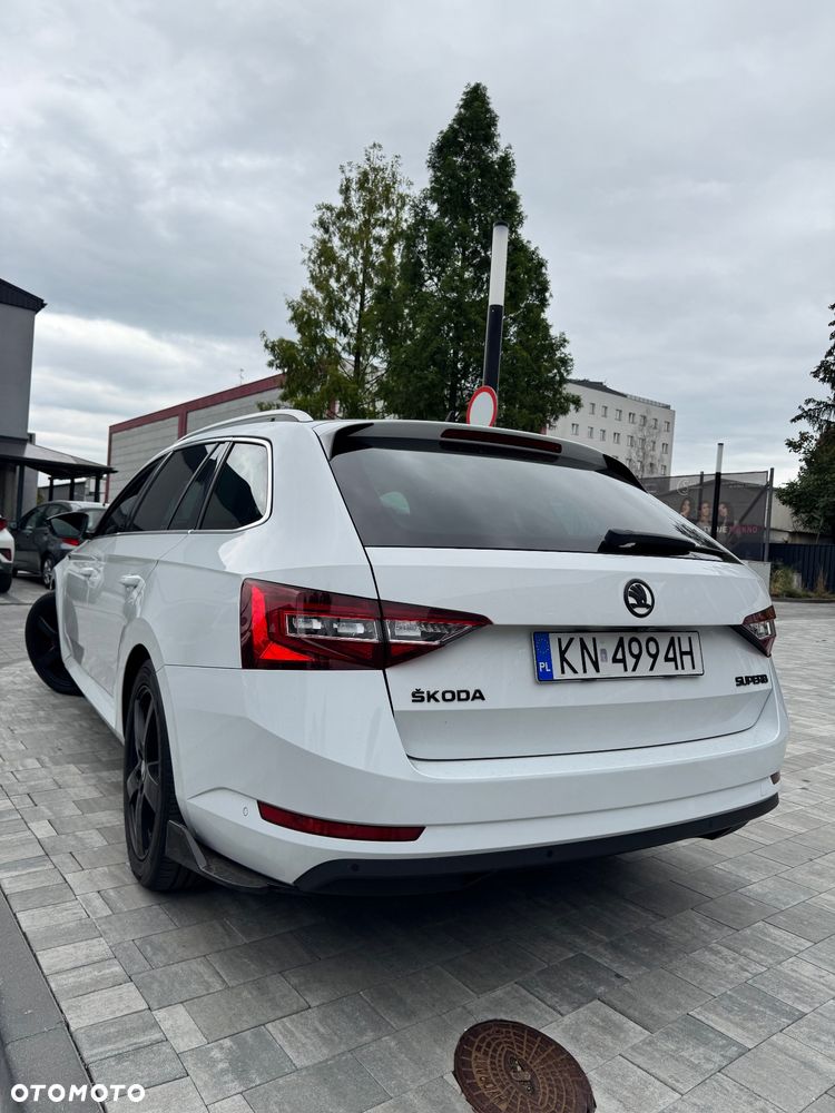 Skoda Superb 2.0 TDI L&K DSG - 6