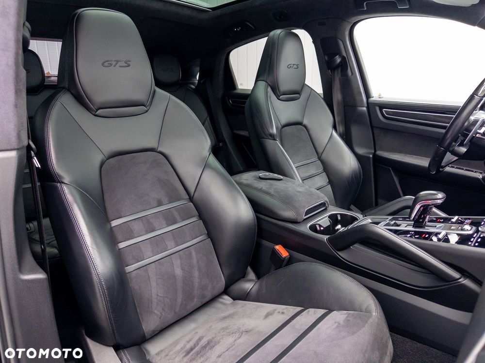 Porsche Cayenne GTS - 24