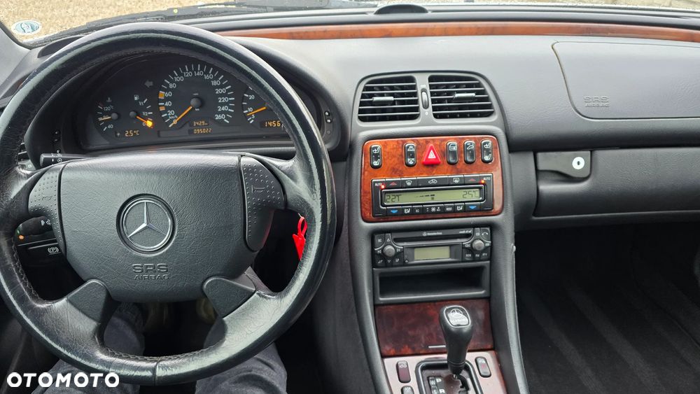 Mercedes-Benz CLK - 12