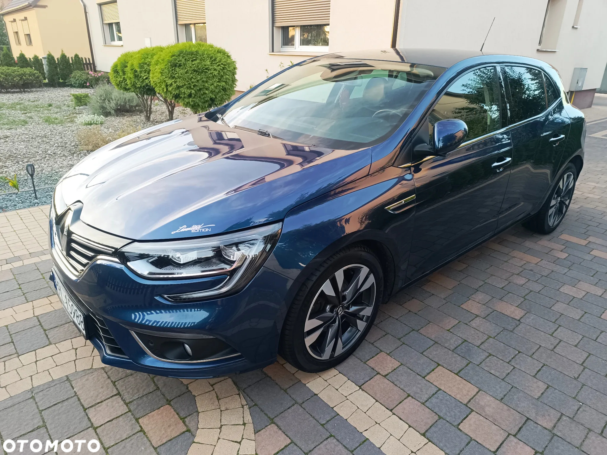 Renault Megane 1.5 Blue dCi Intens - 9
