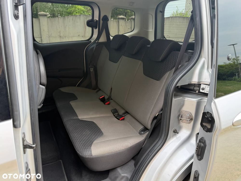 Ford Tourneo Courier 1.0 EcoBoost S&S Titanium - 9