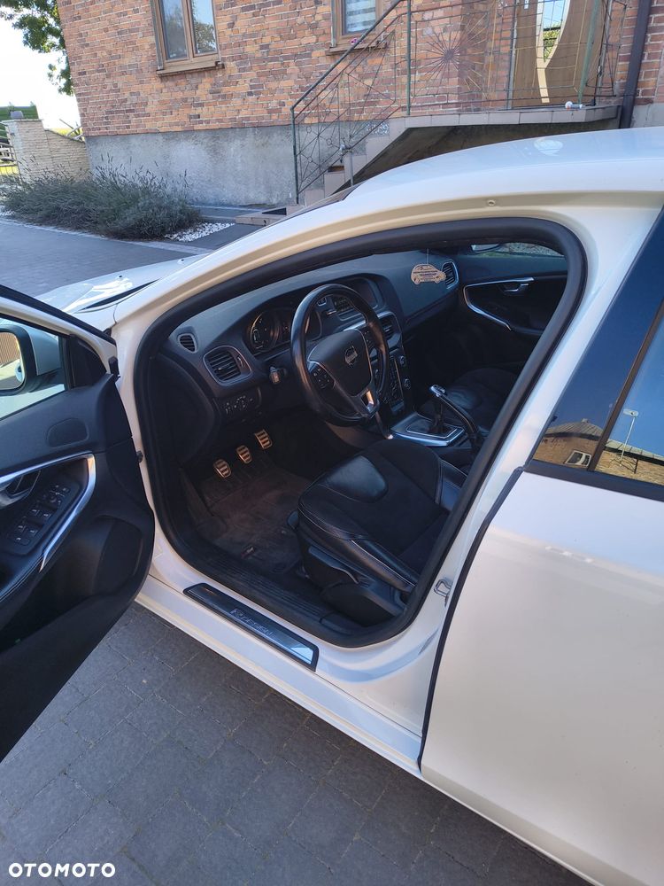 Volvo V40 D2 Drive-E R-Design Momentum - 7