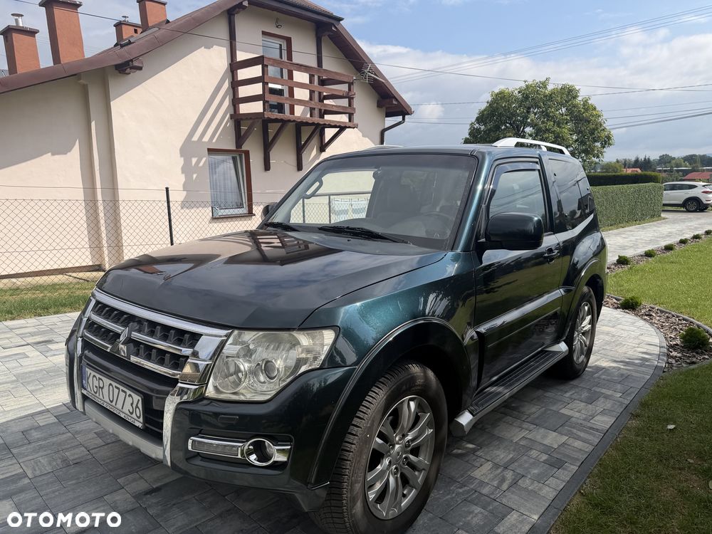 Mitsubishi Pajero 2015 photo 2