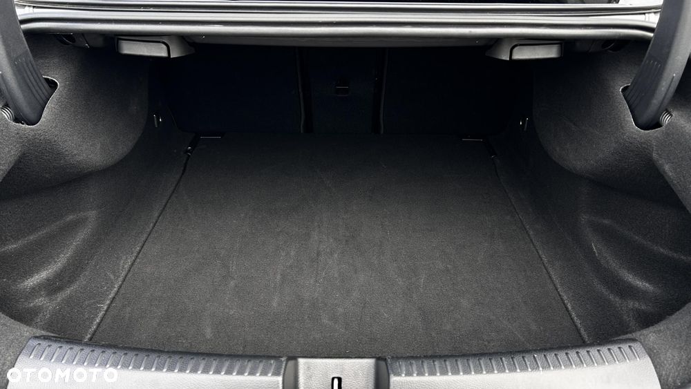 Mercedes-Benz CLA - 30