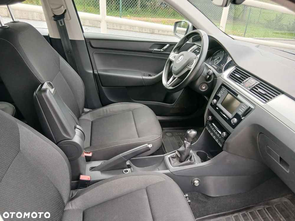 Skoda RAPID 1.2 TSI Ambition - 10