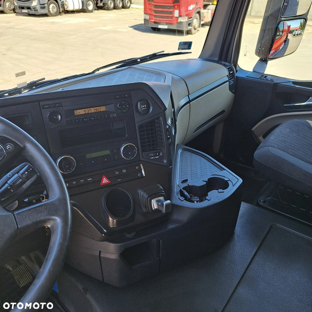 Mercedes-Benz ACTROS - 7