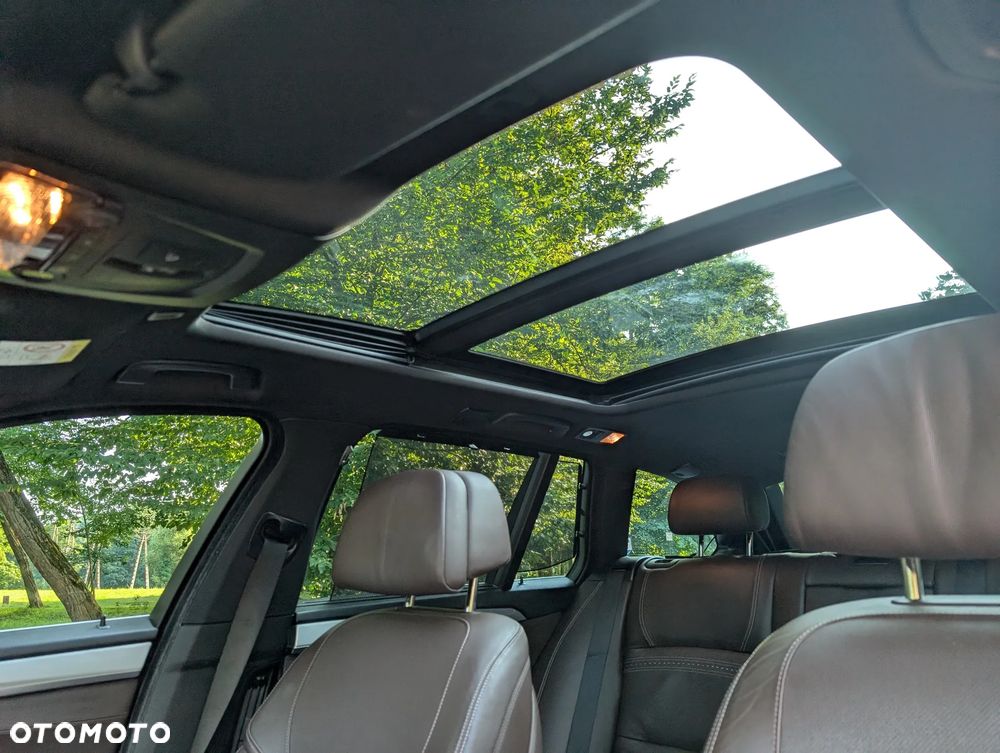 BMW Seria 5 528i xDrive Luxury Line - 28