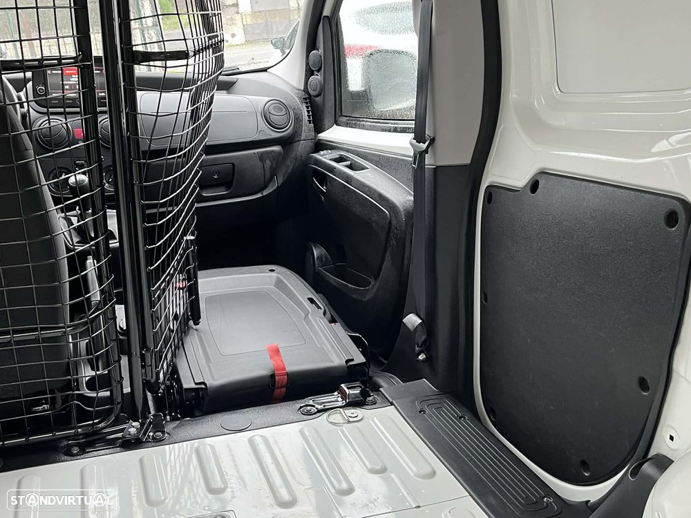 Fiat Fiorino 1.3 M-Jet SX - 28