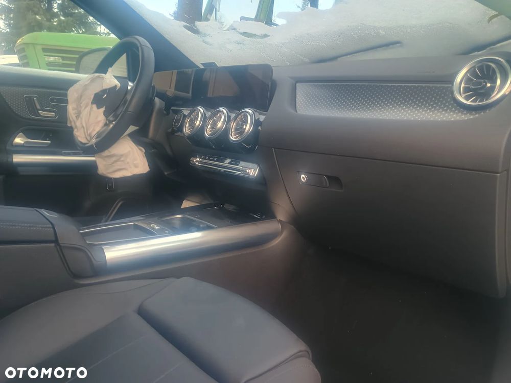 Mercedes-Benz GLA 250 4Matic 8G-DCT Style - 16