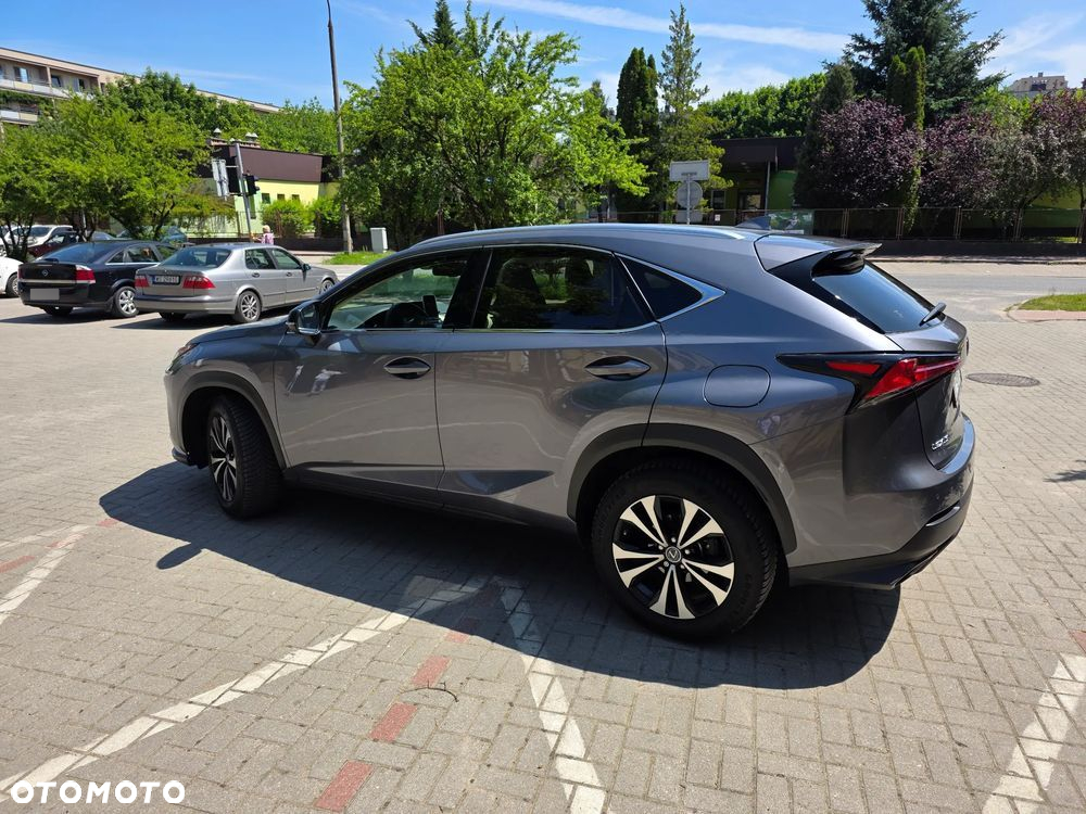 Lexus NX 300 F Impression AWD - 4