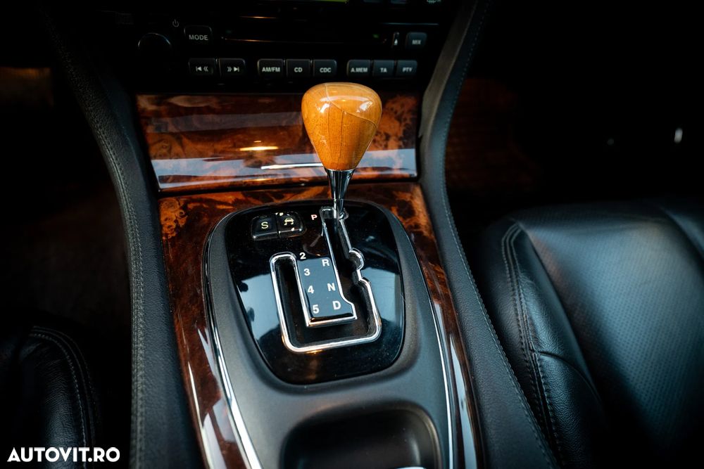 Jaguar XJ XJ8 4.2 V8 Executive Aut - 32