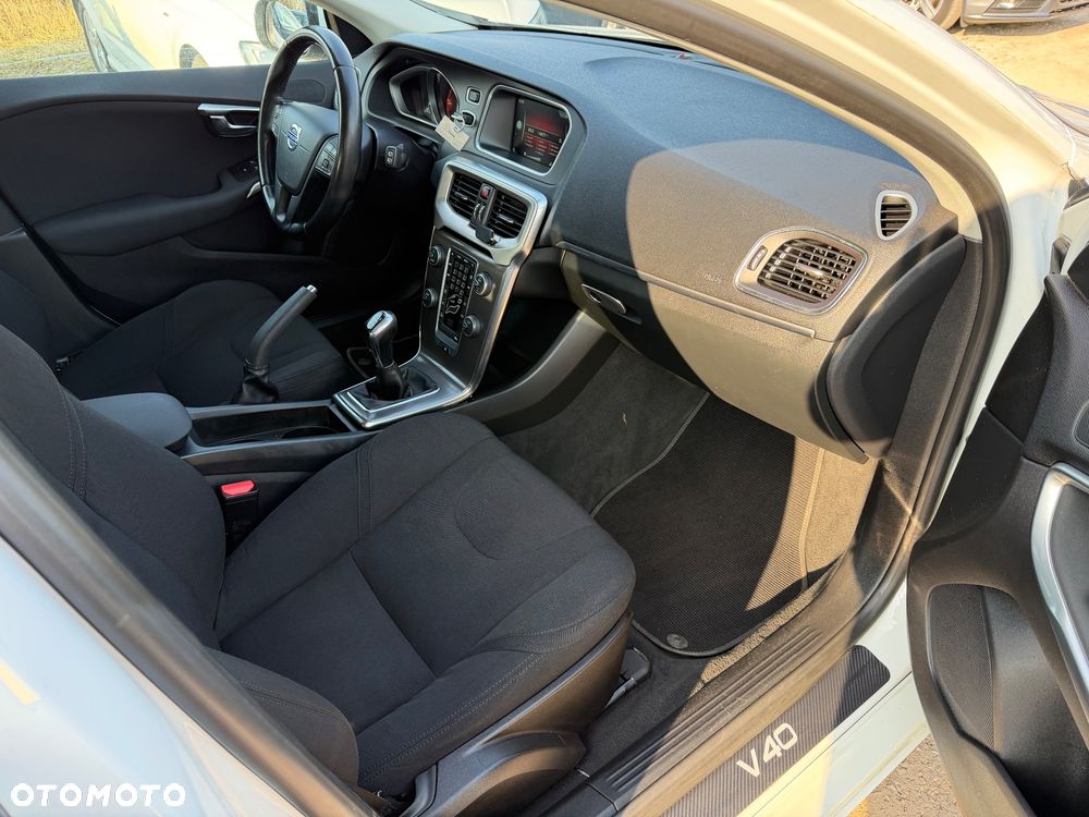 Volvo V40 D2 - 21