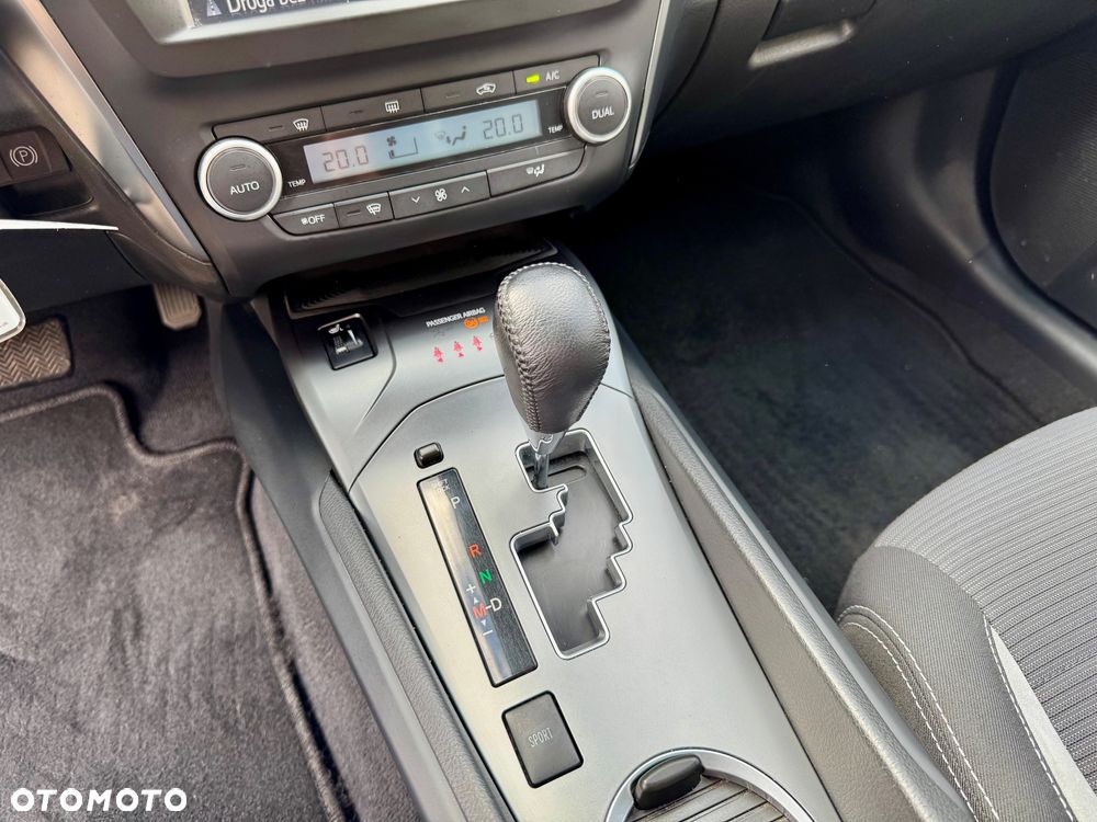 Toyota Avensis Combi 1.8 Multidrive S Executive - 19