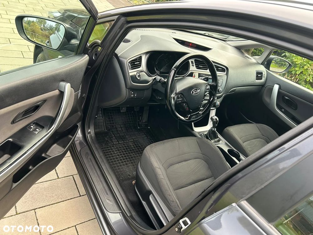 Kia Ceed - 13