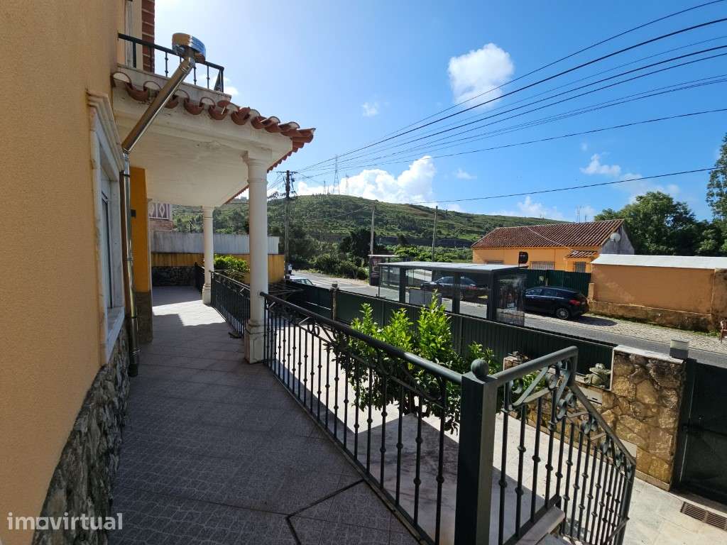 Moradia Isolada T3 de Excelente Construção em Belas, Sintra - 2 Pis... - Grande imagem: 4/41