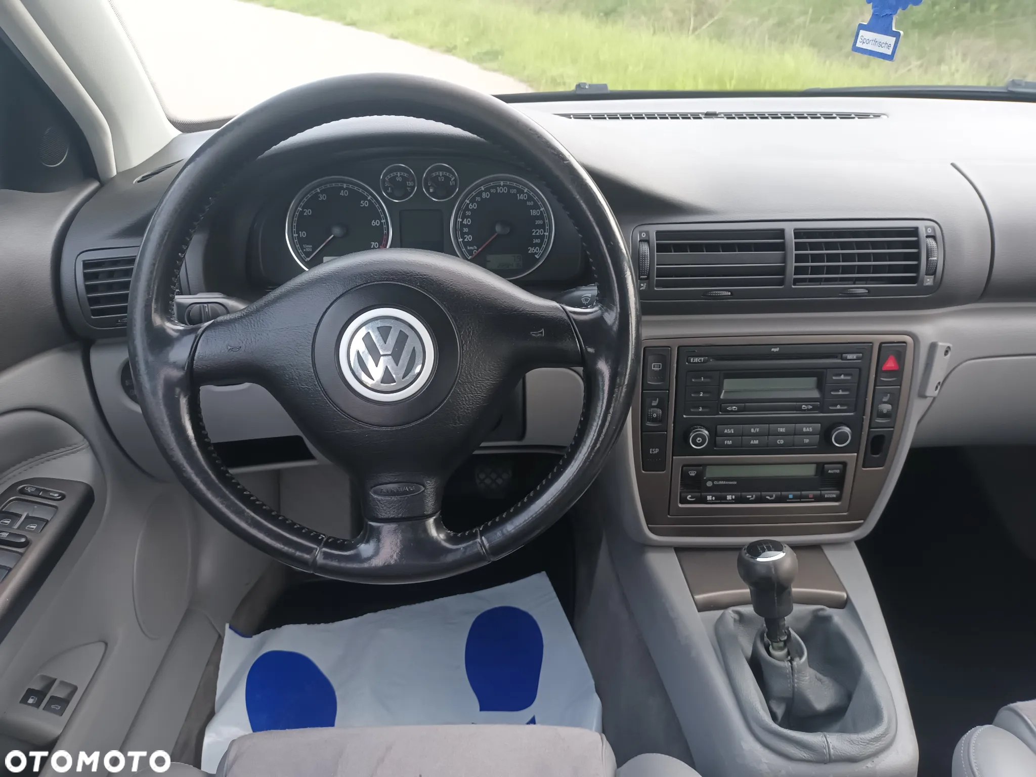 Volkswagen Passat - 20