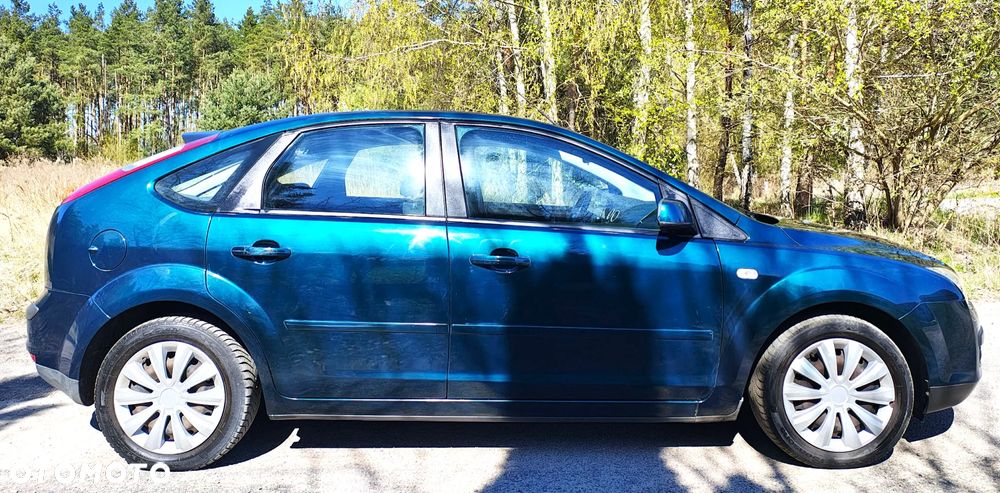 Ford Focus 1.6 16V Ghia - 17