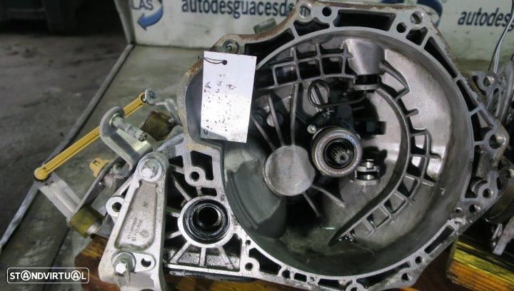 CAIXA DE VELOCIDADES OPEL CORSA D - 1