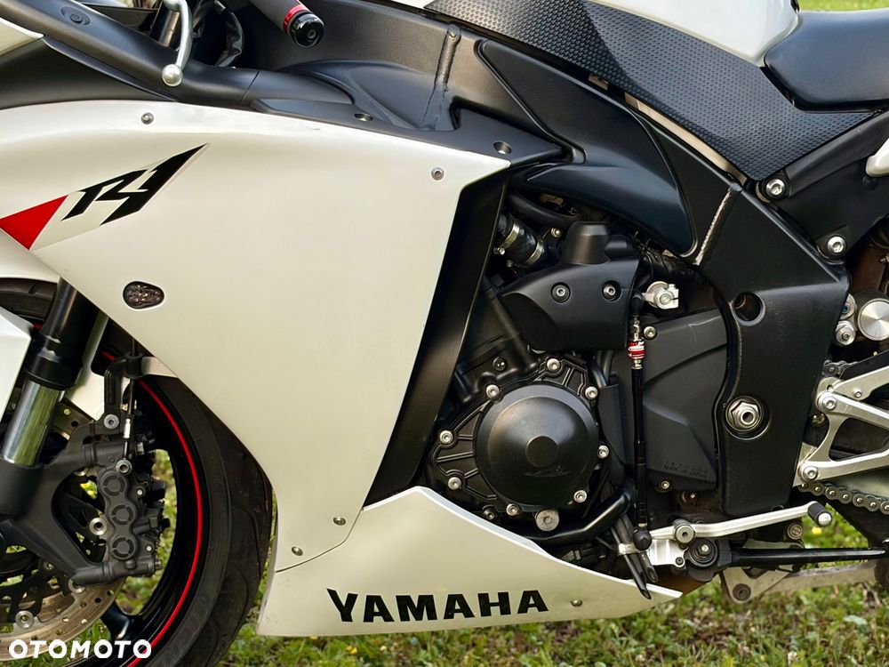 Yamaha R1 - 19