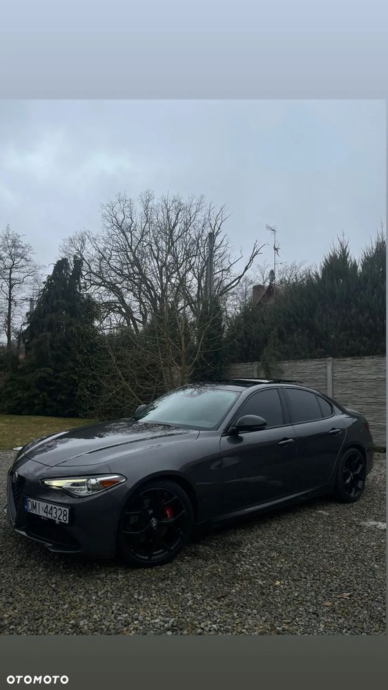 Alfa Romeo Giulia - 10