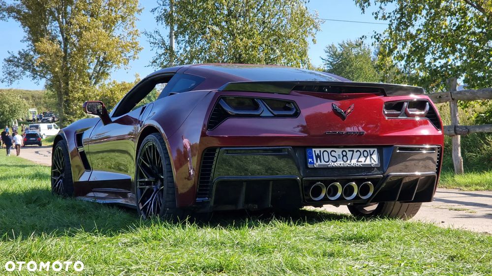 Chevrolet Corvette - 12