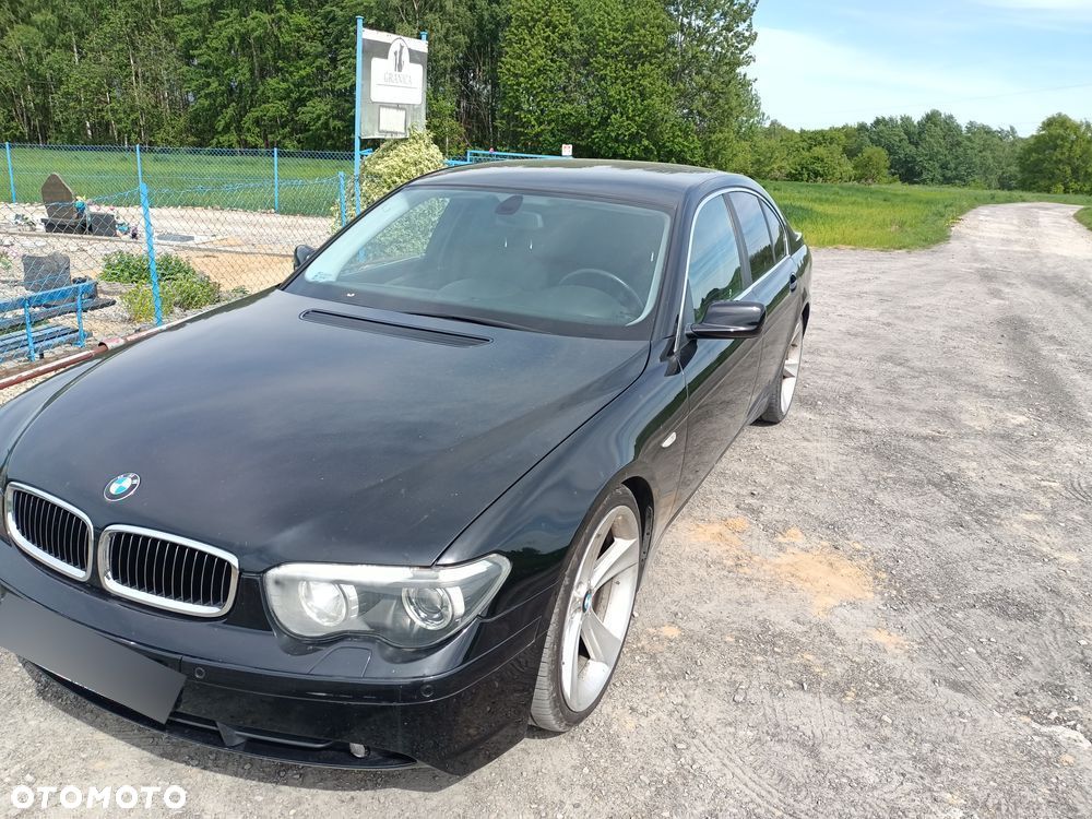 BMW Seria 7 745i - 5