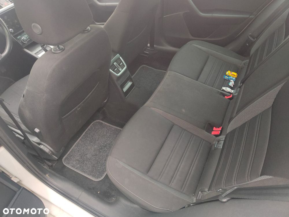 Skoda Octavia 2.0 TDI Style - 8