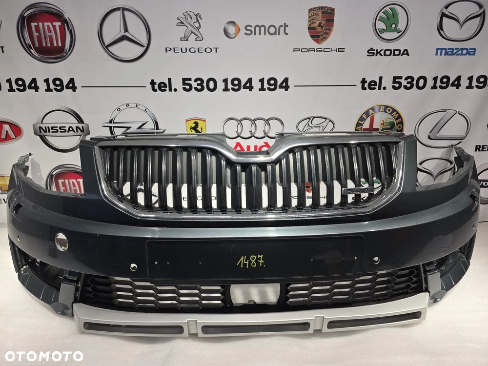SKODA OCTAVIA III 3 SCOUT 5E0 12- ŁADNY ZDERZAK PRZEDNI PRZÓD , NA SPRYSKI + 4xPDC + GRILL + KRATKA ŚRODKOWA + SPOJLER , NR 5E0807221K , NR AUKCJI NZ1487 - 1