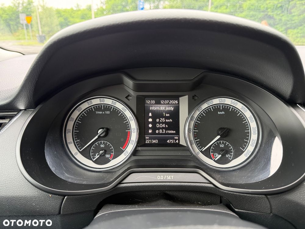 Skoda Octavia ver-2-0-tdi-ambition-dsg - 9