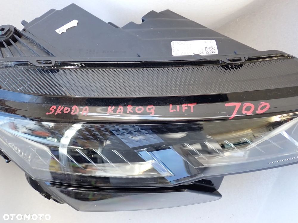 SKODA KAROQ LIFT LAMPA PRAWY PRZÓD 57B947036B - 2