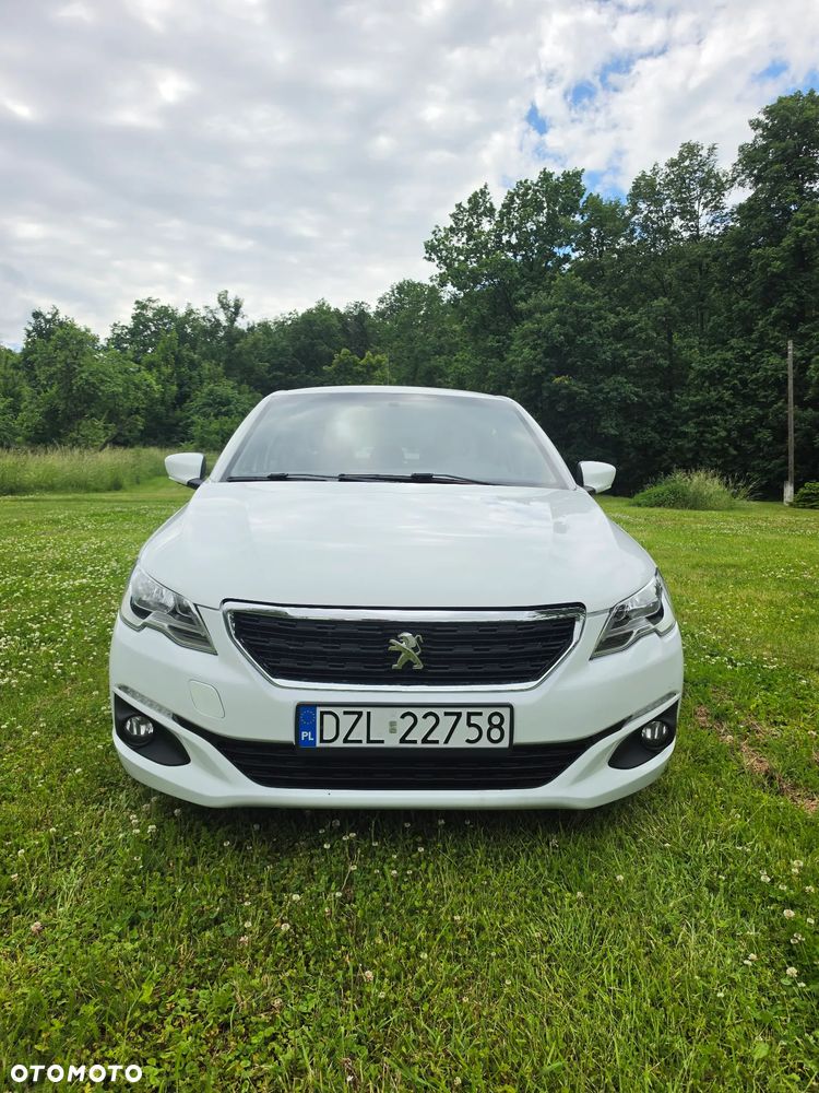 Peugeot 301 1.6 BlueHDi Active - 1