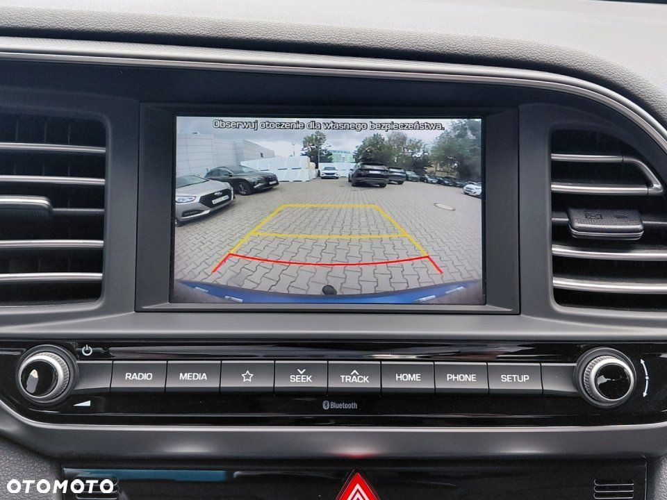 Hyundai Elantra - 23