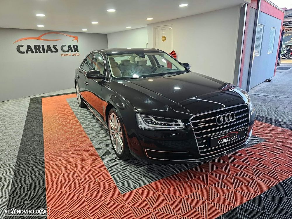 Audi A8 — photo 2