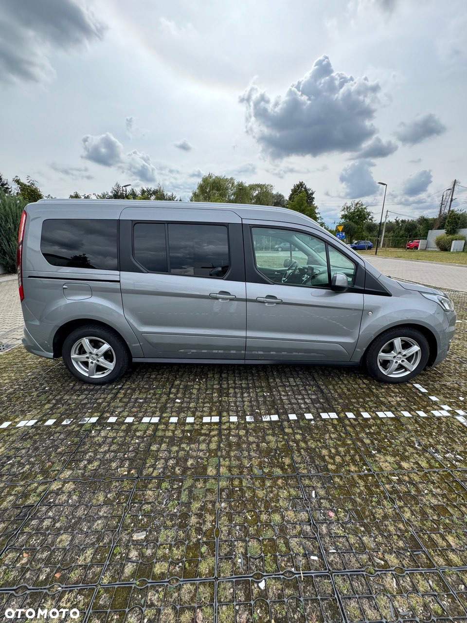 Ford Tourneo Connect Grand - 5