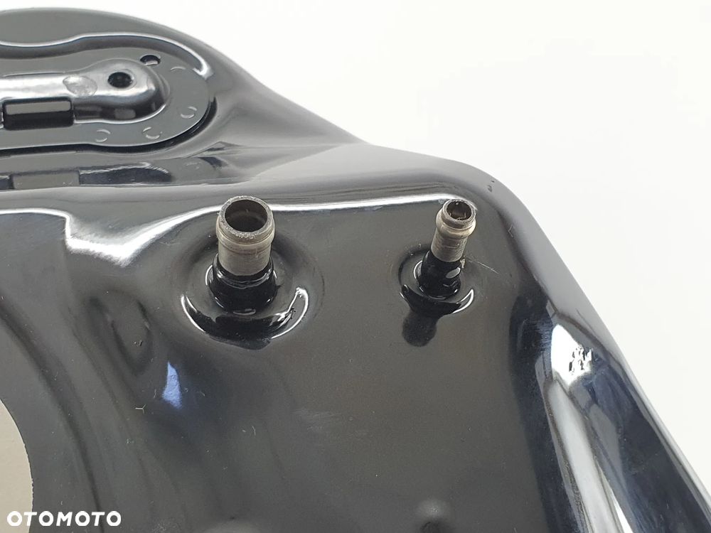 ZBIORNIK PALIWA BAK  YAMAHA XSR 125 - 17
