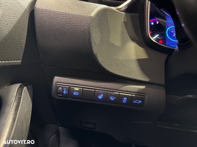 Toyota Corolla 1.8 HSD Business - 21