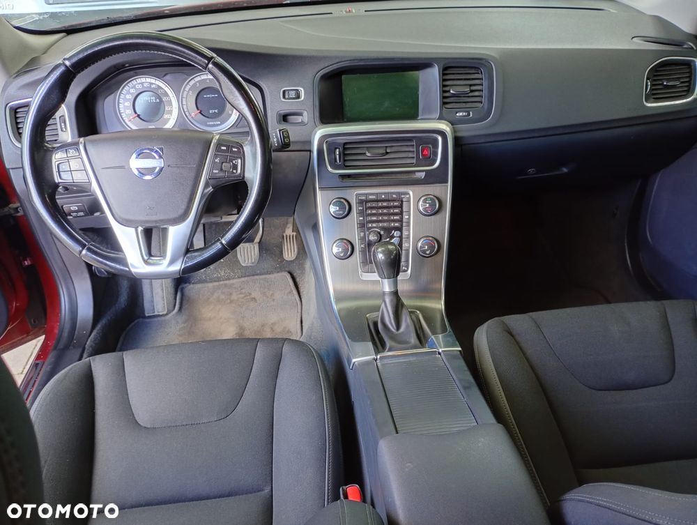 Volvo V60 T4 Momentum - 9