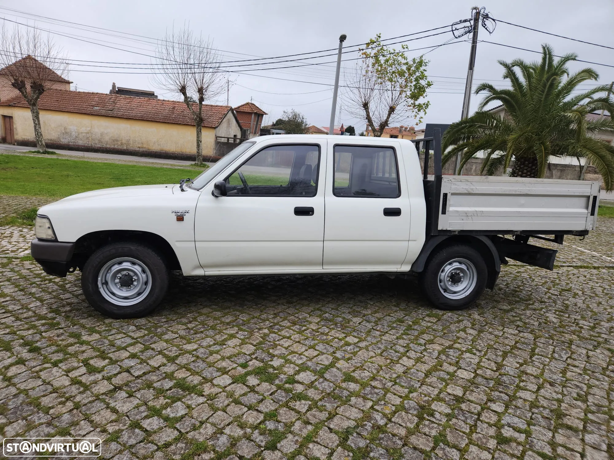 Toyota Hilux 2.4 D Cab. Dupla  c/ IVA - 2