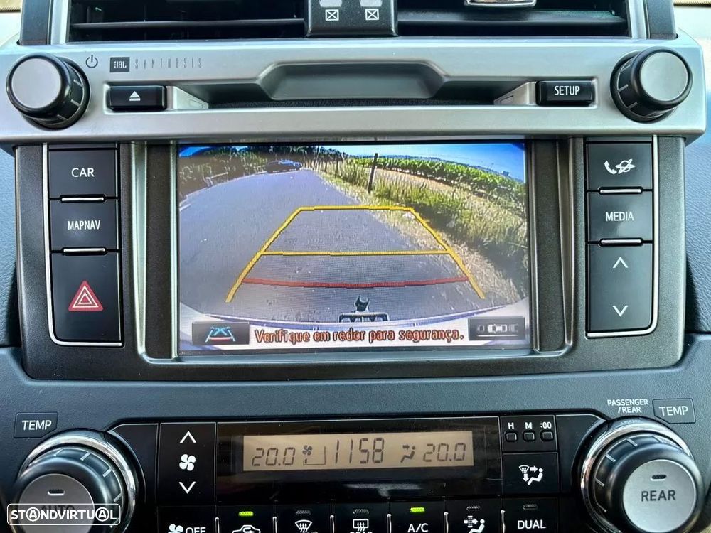 Toyota Land Cruiser - 30